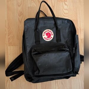 Fjallraven Kånken Black Backpack